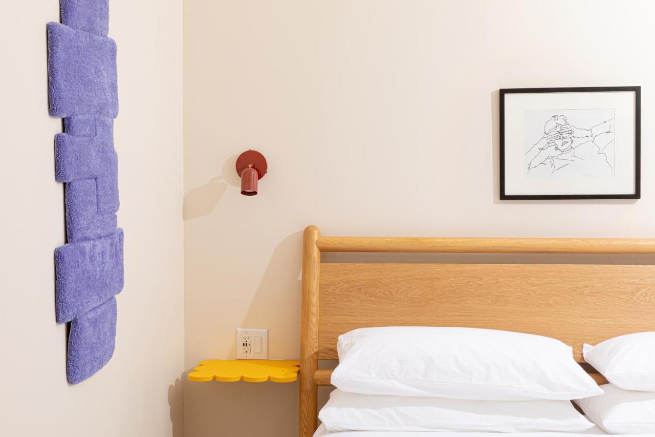 Yowie Hotel Philadelphia Exterior photo